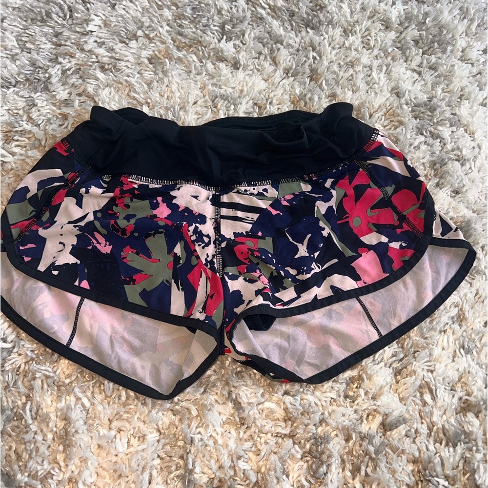 Lululemon shorts size 4- discontinued pattern